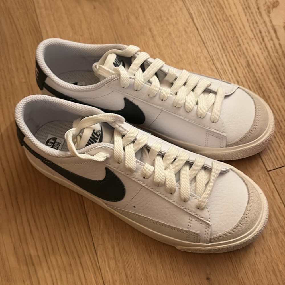 Nike Blazer Low '77